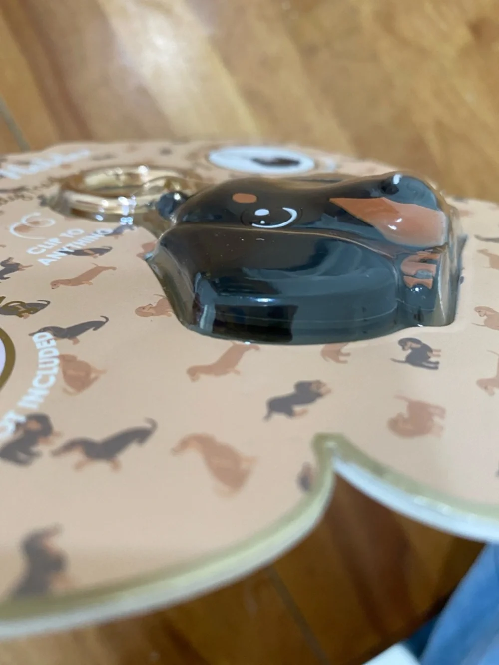 NWT. Xo Poppy, dachshund, AirTag holder.